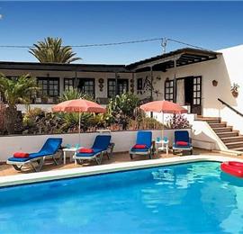 4 Bedroom Villa with Pool in Macher, Sleeps 8-10 